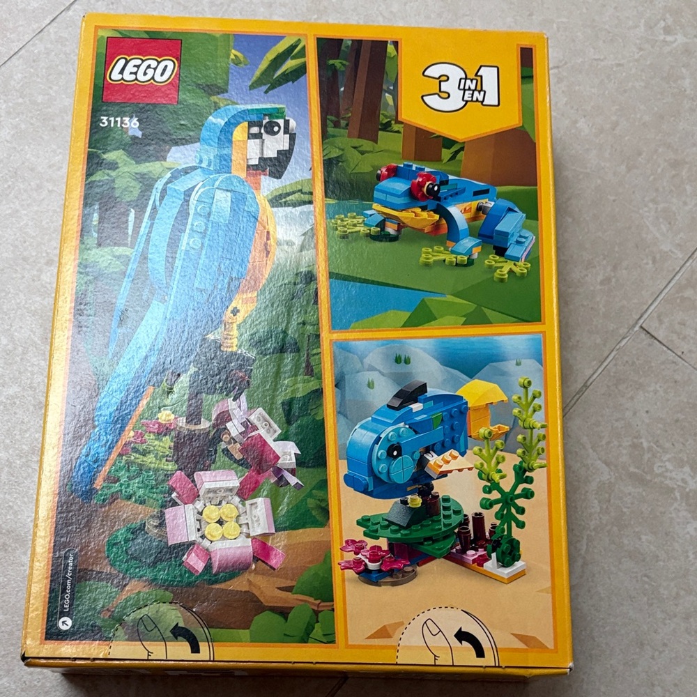 LEGO Creator 3-in-1 Exotic Parrot Set - Blue, Yellow, Pink 31136 frog fish new - Picture 2 of 2